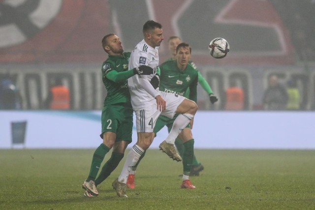 W ostatnim meczu między Wartą a Śląskiem górą byli poznaniacy, którzy wygrali w Grodzisku Wielkopolskim 2:1 po bramkach Adama Zrelaka i Konrada Matuszewskiego