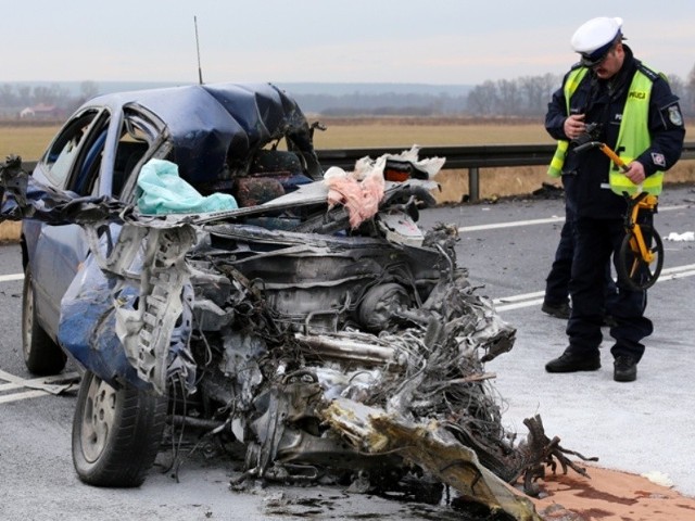 Tir zderzył się z autem osobowym pod Zieloną Górą, na wysokości Zawady.