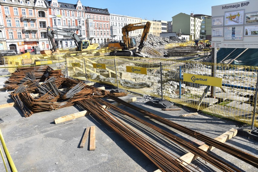 Centrum przesiadkowe Opole Główne. Na razie prace na placu...