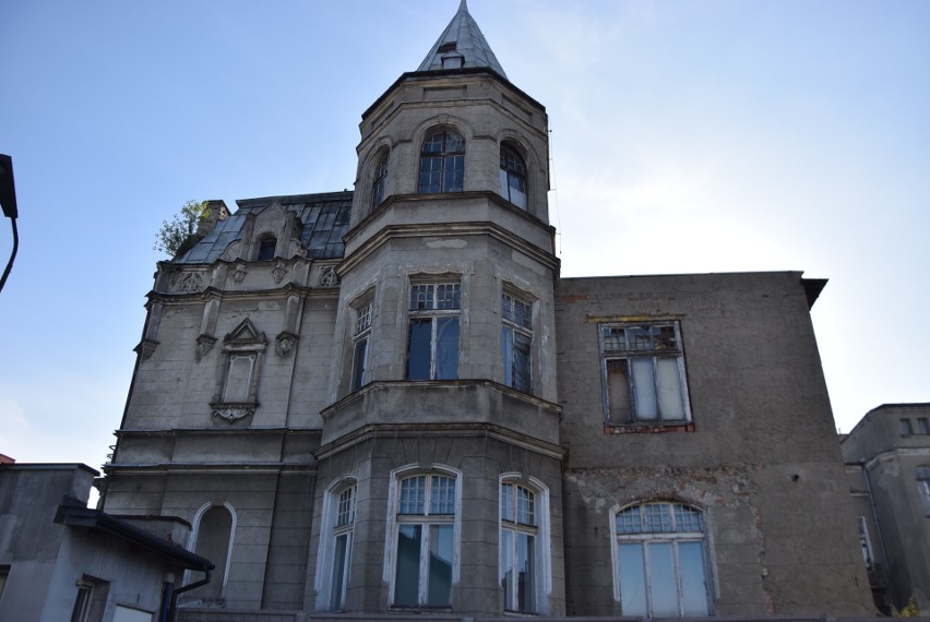 Pałac Grossmanów w Częstochowie popadł w ruinę. A mógłby być...