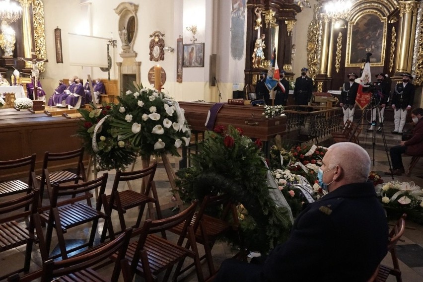 Msza pogrzebowa za ks. Jerzego Kołodziejczaka w kościele w...