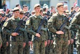 99 żołnierzy 3. Podkarpackiej Brygady Obrony Terytorialnej złożyło w niedzielę przysięgę w Mielcu. Przemawiał Antoni Macierewicz [ZDJĘCIA]