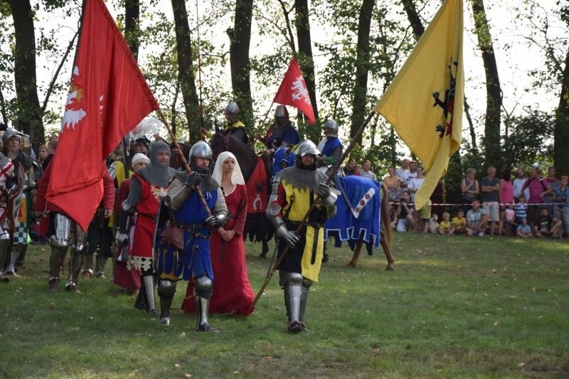 Kilka tysięcy widzów oglądało 18. inscenizację bitwy pod...