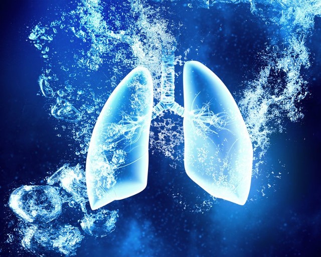 Woda w płucach może gromadzić się na skutek chorób np. nadczynności tarczycy czy zakrzepicy żylnej.