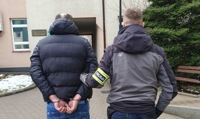 Nożownikiem okazał się 31-letni obywatel Gruzji. Decyzją sądu został aresztowany tymczasowo. Więcej na kolejnych zdjęciach