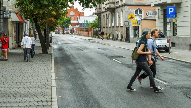 W najbliższym czasie nową nawierzchnię otrzyma ulica  Zygmunta Krasińskiego,  na odcinku od Gdańskiej do 3 Maja - 300 metrów. Wyremontowana zostanie  jezdnia i część chodników, które zostaną dostosowane do potrzeb osób niewidomych.