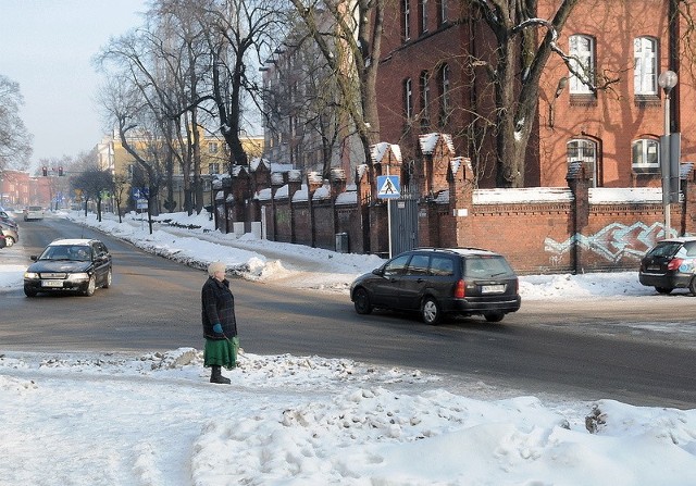 - Wielu kierowców jeździ, jakby pierwszeństwo mieli tylko jadący Wolą Zamkową - uważa Czytelnik