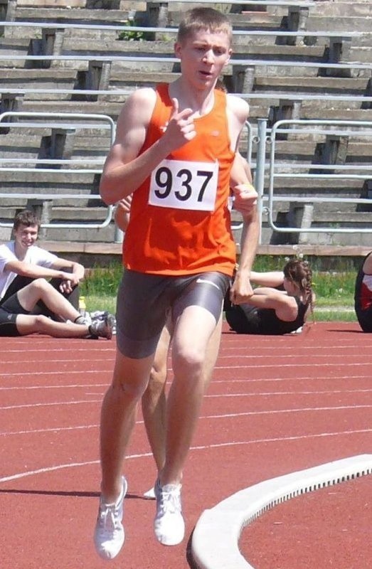 Mateusz Borkowski z Rudnika pewnie triumfował w biegach na 400 i 800 metrów, zdobywając dwa złote medale. 