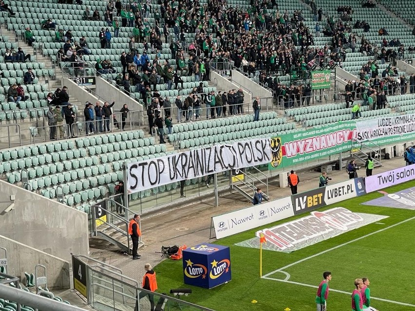 Skandaliczny transparent na meczu Śląska na Tarczyński Arena [ZDJĘCIA]