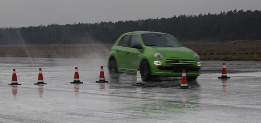 Obecnie samochody przechodzą testy drogowe oraz badania...