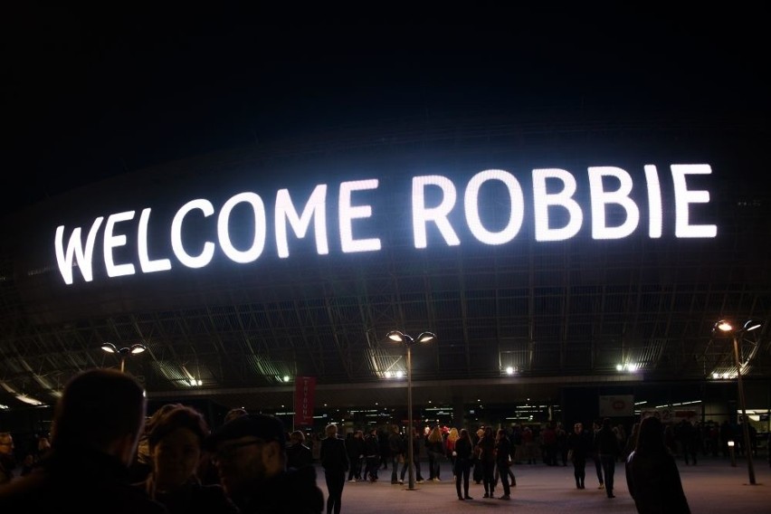 Robbie Williams zagrał koncert w Kraków Arenie. Artysta porwał publiczność! [ZDJĘCIA]