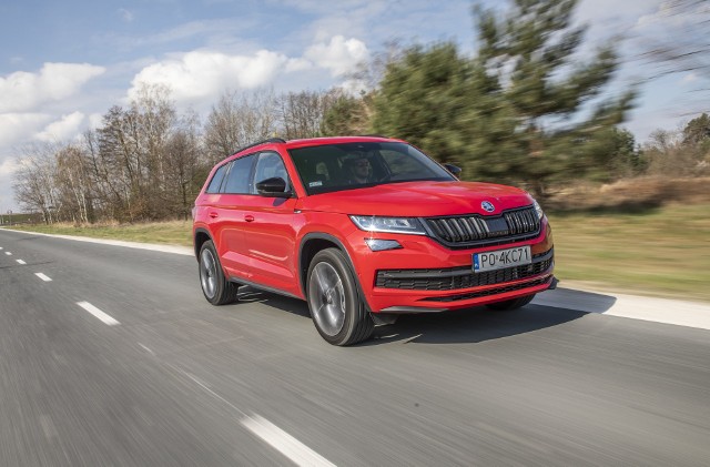 Skoda Kodiaq Sportline 2.0 TDI SCR 4x4 gości w naszej redakcji już od kilku miesięcy, jednak teraz postawiliśmy przed nią nowe zadanie – auto ruszyło w wakacyjną trasę po Polsce. Z Warszawy na Półwysep Helski, następnie poprzez Puszczę Kozienicką w Bieszczady, aby wrócić na koniec z powrotem do Warszawy. Podsumowujemy wrażenia z jazdy i zużycie paliwa.Fot. Archiwum