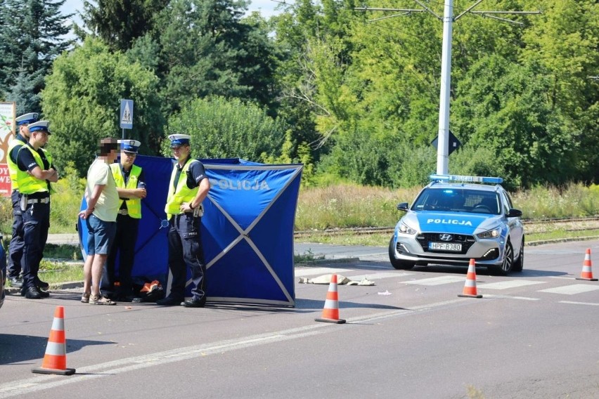 Śmiertelny wypadek w Łodzi na ulicy Zgierskiej! 76-latek został potrącony na przejściu dla pieszych