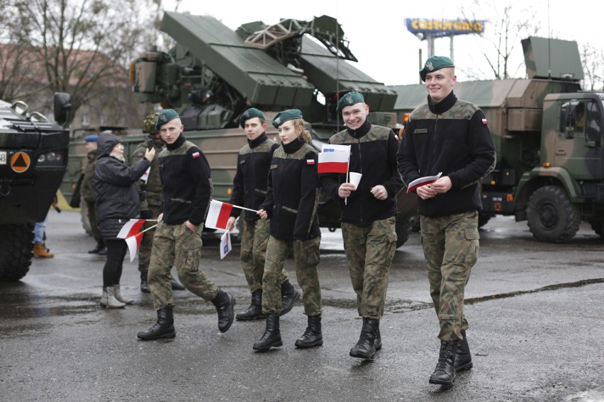7 BOW świętuje 20-lecie Polski w NATO. Piknik wojskowy....