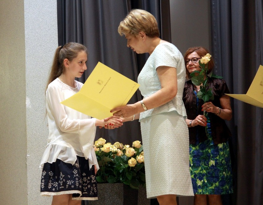 Artyści z lubelskich szkół odebrali nagrody i stypendia (ZDJĘCIA)