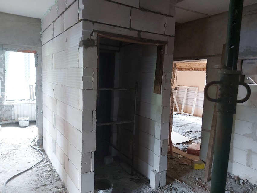 Powiat kraśnicki: Trwają prace remontowe w domu pomocy społecznej w Gościeradowie. Zobacz zdjęcia
