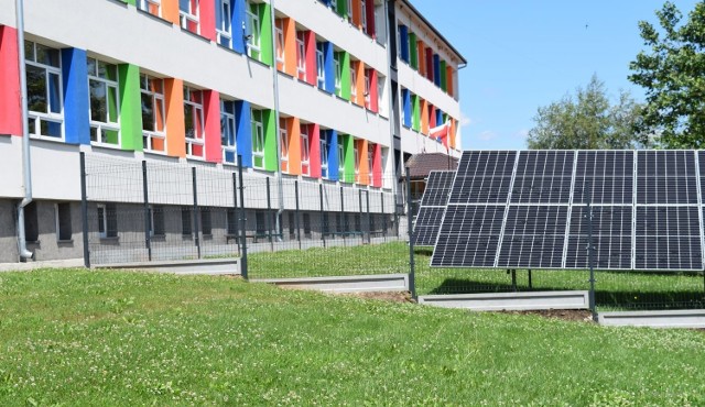 To kolejna inwestycja w odnawialne źródła energii zrealizowana przy skalbmierskiej szkole podstawowej