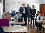 Kolejarze ze Stalowej Woli uczyli przyszłych kierowców z Tarnobrzega bezpieczeństwa na przejazdach