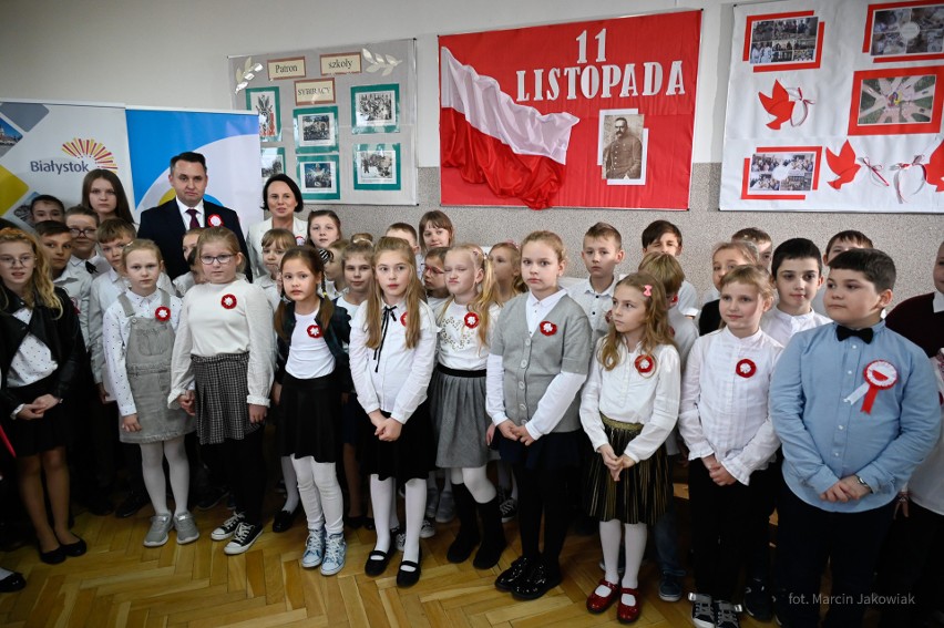 Do białostockich szkół trafi kilkaset tabletów. Skorzystają z nich polscy i ukraińscy uczniowie (zdjęcia)