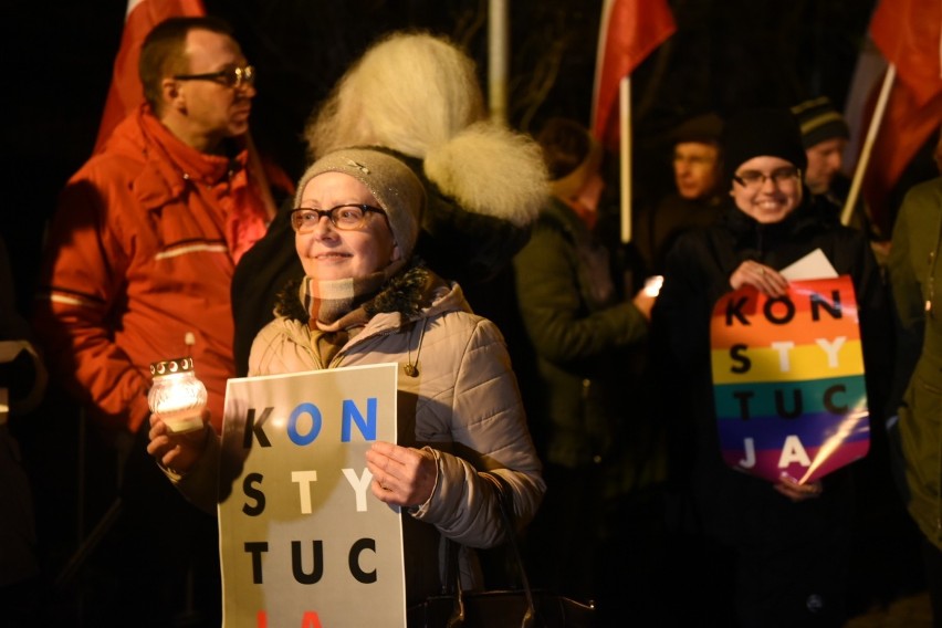 Pod sądem w Toruniu protestowali przeciwnicy reformy wymiaru...
