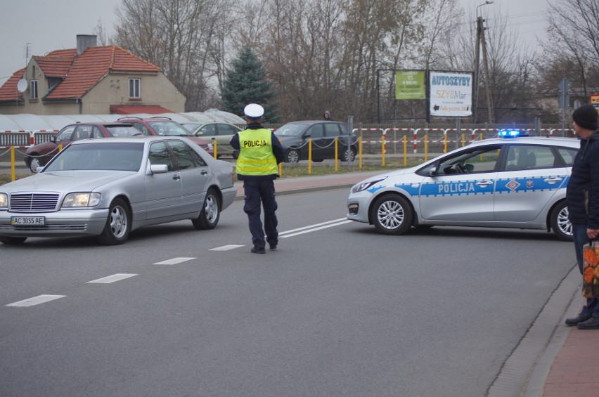 Pożar w Wieltonie. Ewakuacja pracowników. Strażacy walczą z ogniem w Wieluniu [ZDJĘCIA, FILM]