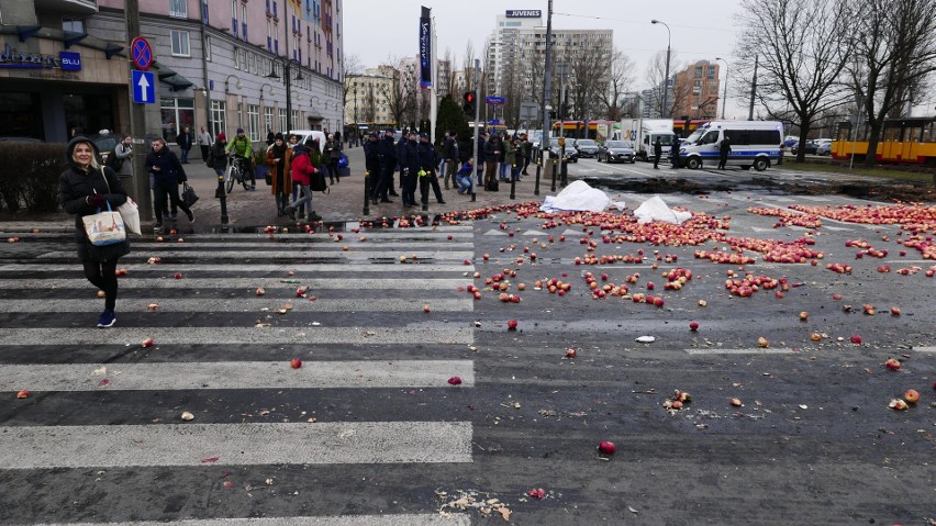 Protest rolników na placu Zawiszy