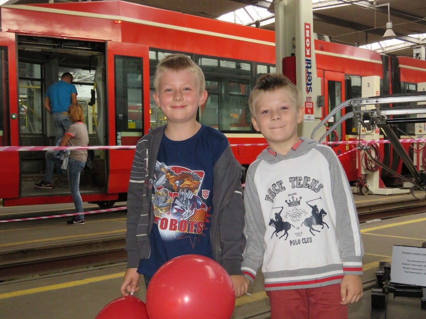 Dzień Otwarty Warsztatów Tramwajowych w Chorzowie: Nowe tramwaje otrzymały imię Skarbek [ZDJĘCIA]