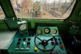 Pociąg Pelikan - lokomotywa z zabytkowymi wagonami na stacji w Bydgoszczy 