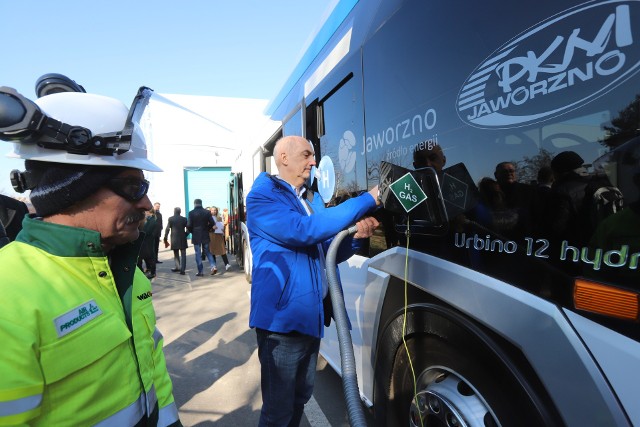 2 marca odbyła się prezentacja napędzanego wodorem autobusu Solaris Urbino 12 hydrogen. Przez najbliższy miesiąc będzie go można zobaczyć na ulicach JaworznaZobacz kolejne zdjęcia. Przesuwaj zdjęcia w prawo - naciśnij strzałkę lub przycisk NASTĘPNE