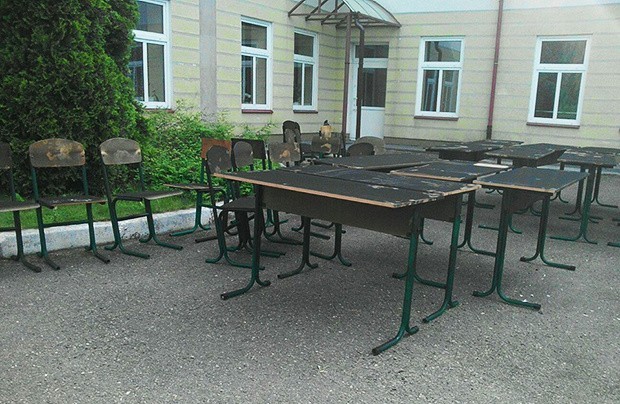 Podpalono polską szkołę w Mościskach na Ukrainie [ZDJĘCIA]