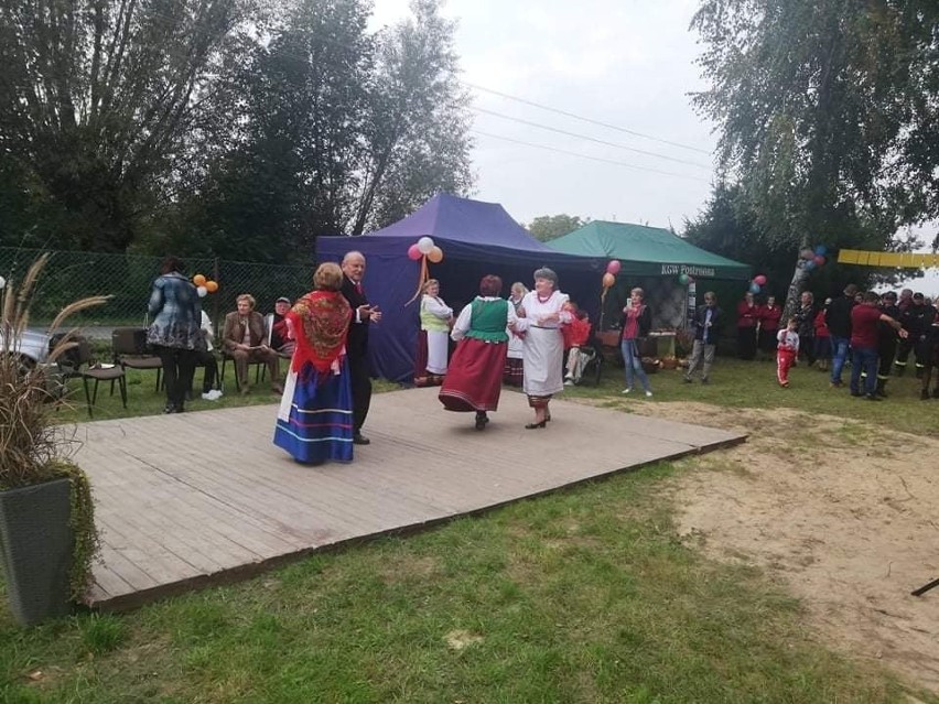 Rodzinny piknik w Postronnej, w gminie Koprzywnica. Ze szczepienia skorzystały trzy osoby. Zobaczcie zdjęcia  