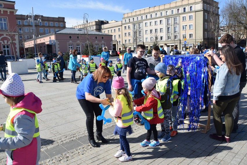 „Przystanek autyzm” to happening w Dzień Autyzmu na placu...