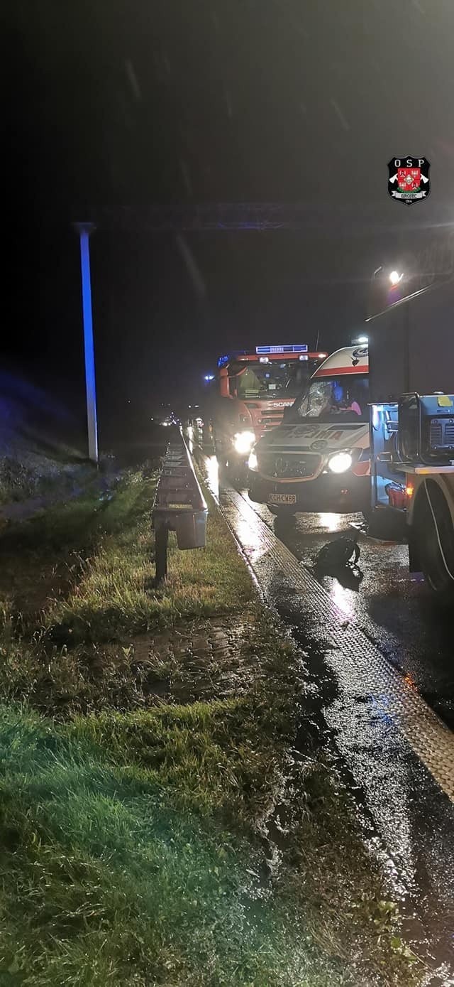 Rudno. Dwa samochody dostawcze zderzyły się na autostradzie A4. Były utrudnienia w ruchu [ZDJĘCIA]