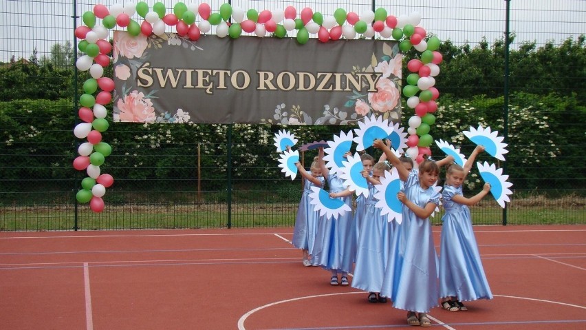 Święto Rodziny w Publicznej Szkole Podstawowej imienia świętej Jadwigi Królowej w Bilczy. Dużo atrakcji dla dzieci i rodziców