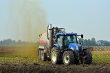 Termin stosowania nawozów powinien być zależny od pogody. Branża rolna apeluje do komisarza