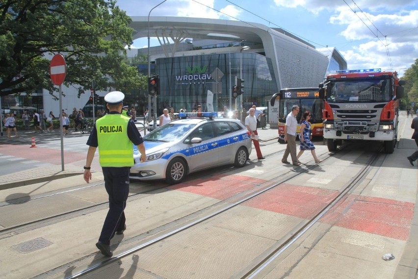 Wypadek przy Wroclavii. Osiem osób rannych, w tym dwie ciężko