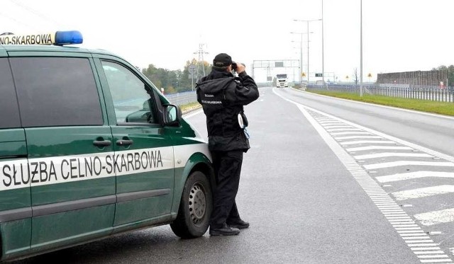 Do obsadzenia w Służbie Celno-Skarbowej jest 10 etatów.