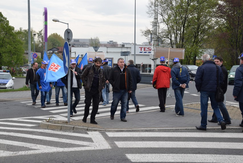 Trwa protest w Rybniku. Zablokowane centrum miasta! ZDJĘCIA