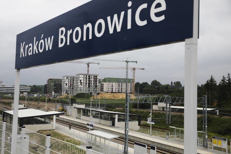 Kraków. Nowy przystanek kolejowy w Bronowicach, pasażerowie pytają: dlaczego schody ruchome ciągle są włączone?