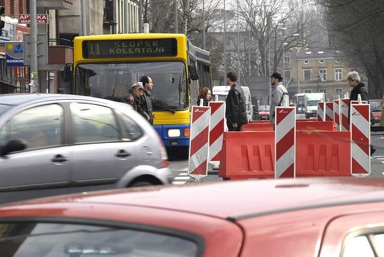 Wczoraj zamknieto ulice Tuwima, jedną z glównych dróg...