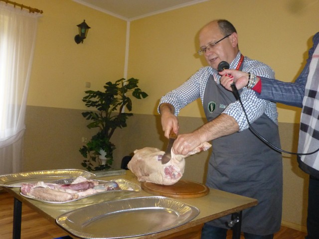 Piotr Lenart, ekspert kulinarny pokazał jak przyrządzić gęsinę.