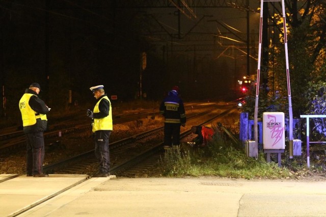 O krok od katastrofy na przejeździe kolejowym w Myszkowie. Maszynista zatrzymał pociąg