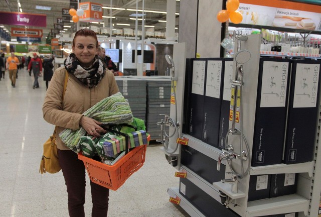W czwartek rano na otwarciu marketu OBI spotkaliśmy Emilię Muc, która robiła przydatne zakupy.