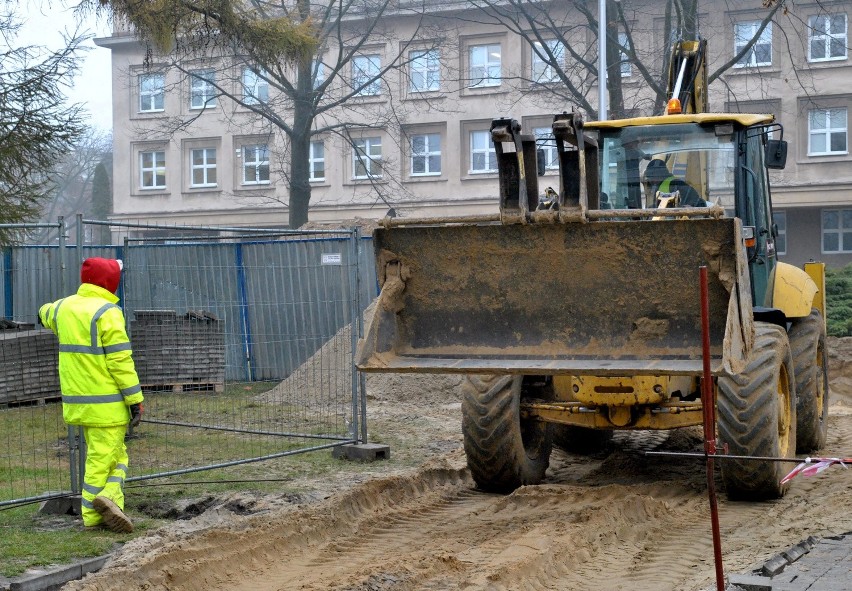 Prace potrwają do kwietnia 2015 r. Żeby móc zamontować...