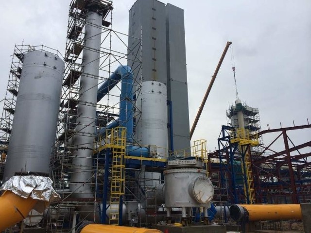 Mostostal buduje wieże, instalacje i spalarnie śmieciWytwórnia gazów technicznych KGHM w Głogowie, którą także budują pracownicy kędzierzyńskiego MZRP.