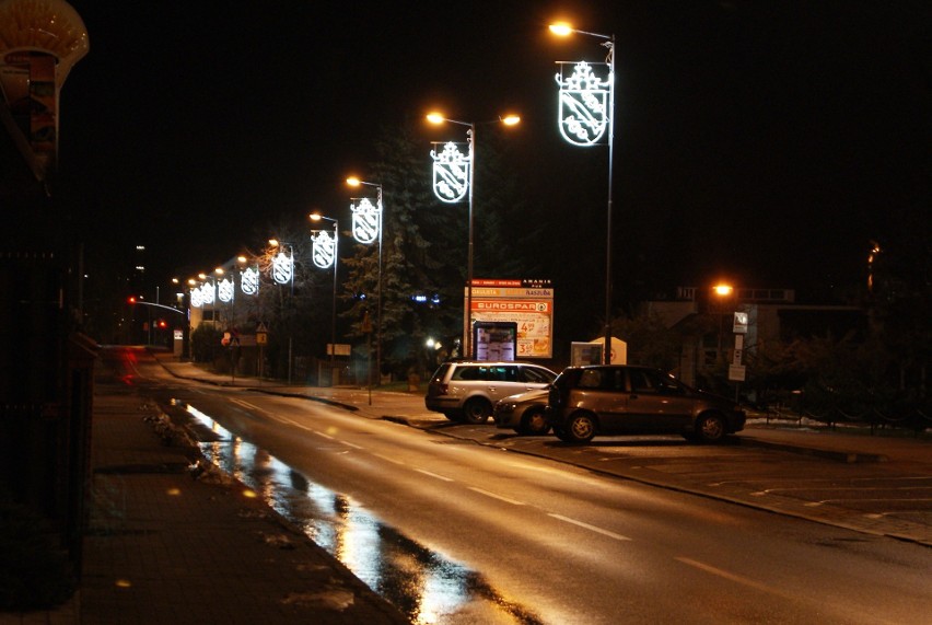 Herby Rybnika na Boże Narodzenie świecą na ulicach