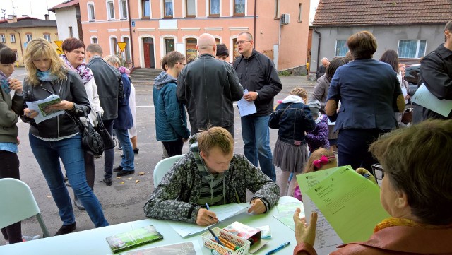 Największe  zainteresowanie konsultacjami było w niedzielę po mszy świętej.