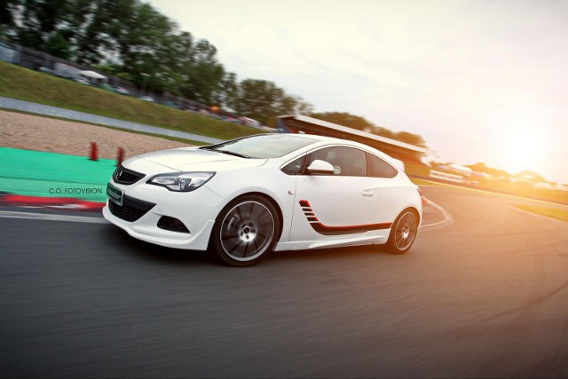 Opel Astra GTC Turbo i 1400 / Fot. Imscher