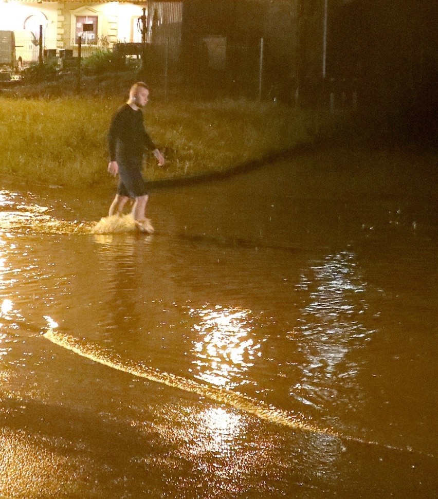 Zalane ulice w Szczecinie - skutki wczorajszej ulewy