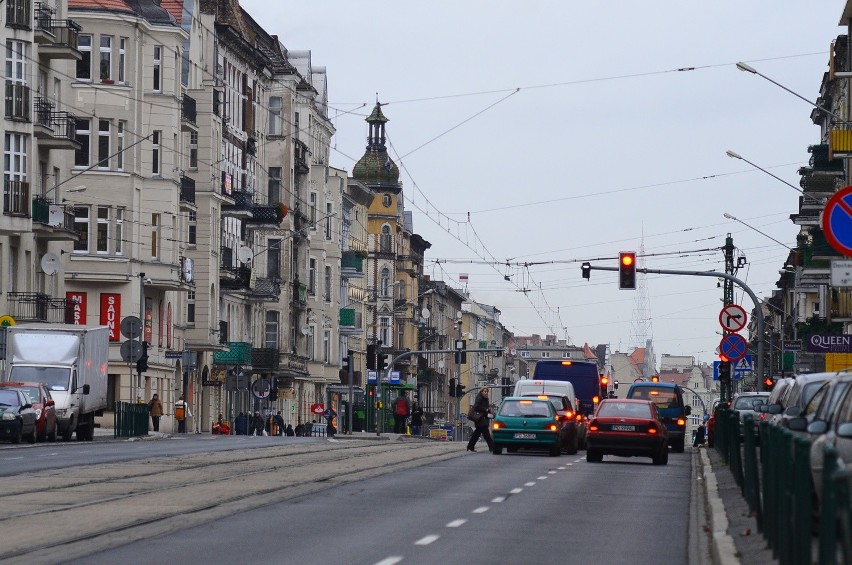 Ulica Głogowska to nie najlepszy widok dla powitalnych gości...